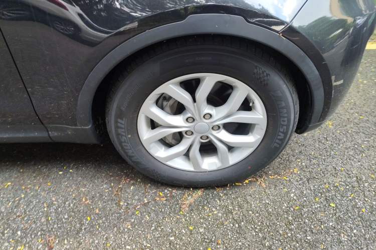 Used Land Rover Discovery 2018 3.0 SC V6 SE Right Front Wheel Hub