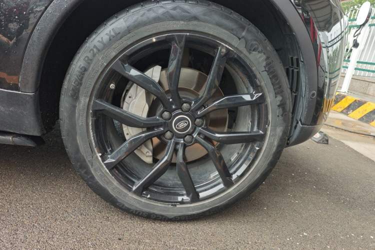 Used Land Rover Discovery 2018 3.0 SC V6 SE Right Front Wheel Hub