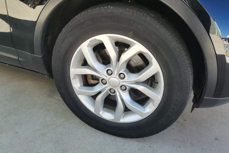 Used Land Rover Discovery 2018 2.0T SE Right Front Wheel Hub