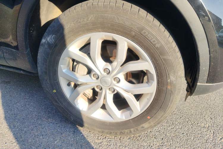 Used Land Rover Discovery 2018 3.0 SC V6 SE Right Front Wheel Hub