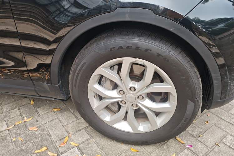 Used Land Rover Discovery 2018 3.0 SC V6 SE Right Front Wheel Hub