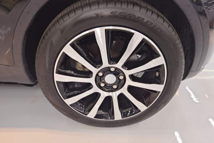 Used Land Rover Discovery 2018 2.0T SE Right Front Wheel Hub