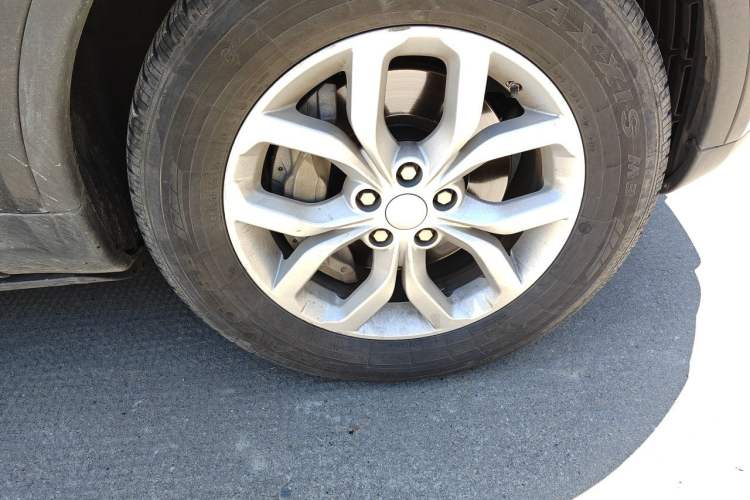 Used Land Rover Discovery 2018 3.0 SC V6 SE Right Front Wheel Hub