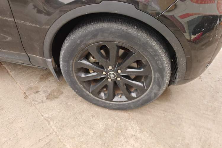 Used Land Rover Discovery 2018 2.0T SE Right Front Wheel Hub