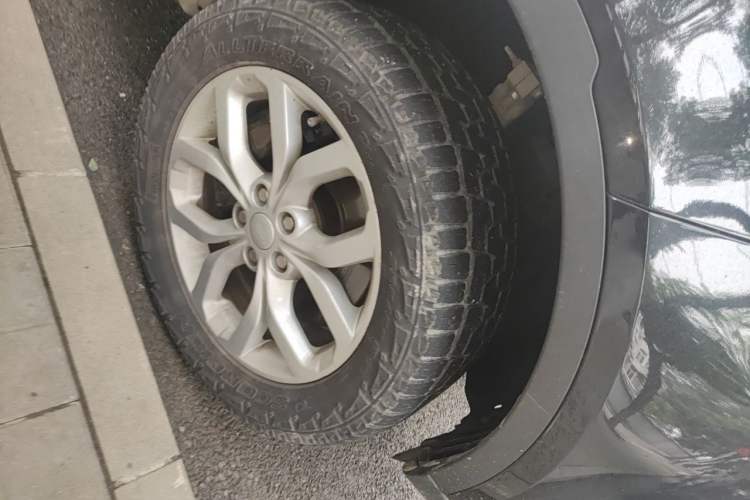 Used Land Rover Discovery 2018 3.0 SC V6 SE Right Front Wheel Hub