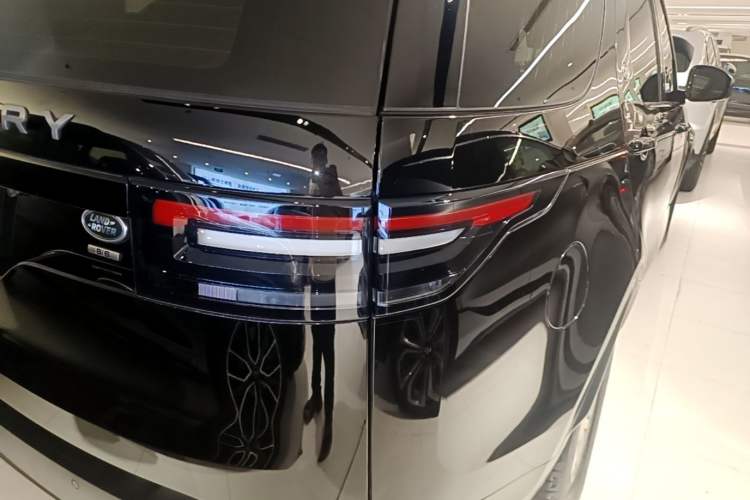 Used Land Rover Discovery 2018 3.0 SC V6 SE Right Rear Taillight