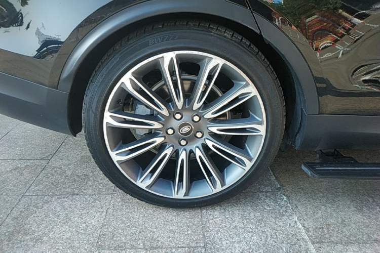 Used Land Rover Discovery 2018 3.0 SC V6 SE Right Rear Wheel Hub