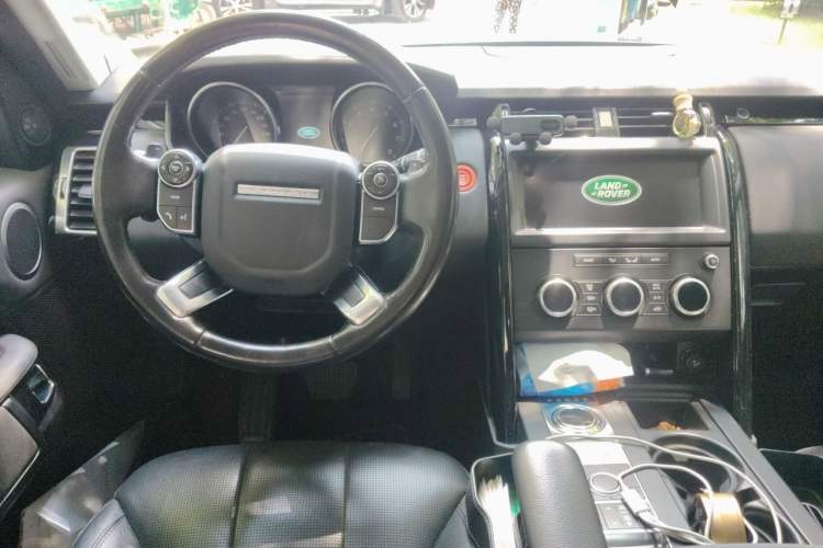 Used Land Rover Discovery 2018 2.0T SE Steering Wheel