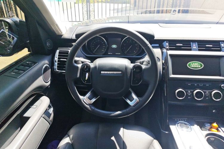 Used Land Rover Discovery 2018 3.0 SC V6 SE Steering Wheel