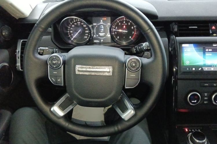 Used Land Rover Discovery 2018 3.0 SC V6 SE Steering Wheel