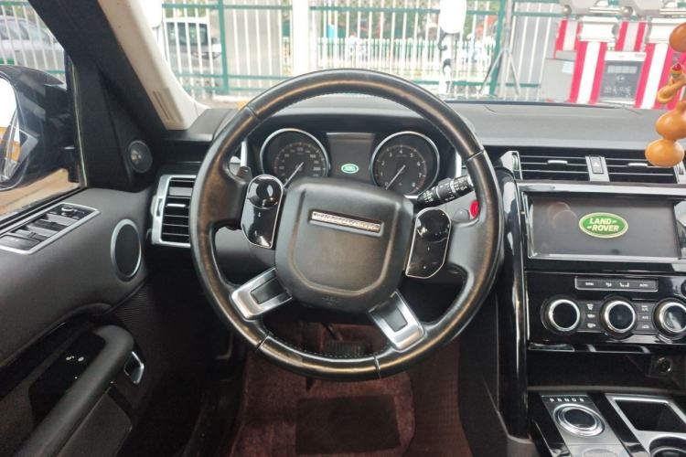Used Land Rover Discovery 2018 3.0 SC V6 SE Steering Wheel