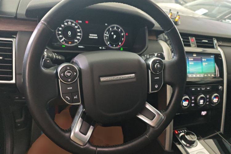 Used Land Rover Discovery 2018 3.0 SC V6 HSE Steering Wheel