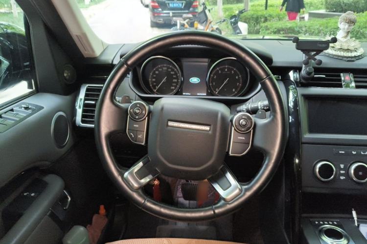 Used Land Rover Discovery 2018 3.0 SC V6 SE Steering Wheel