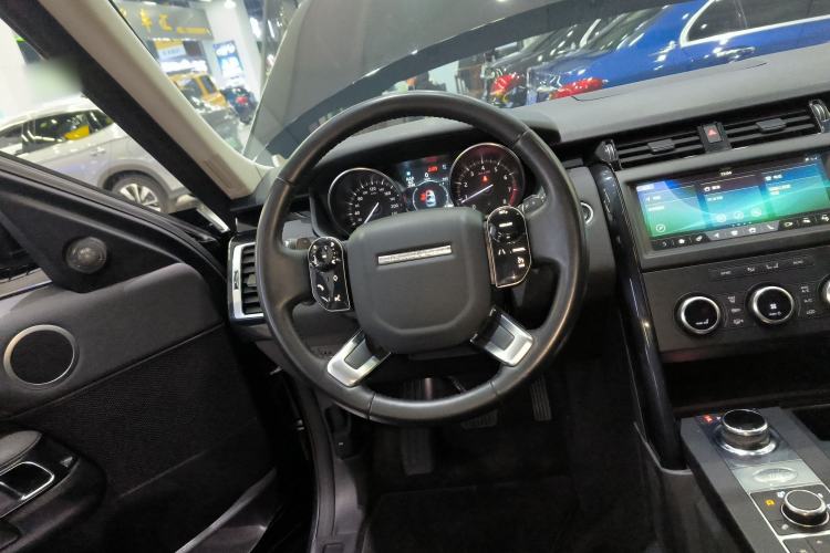 Used Land Rover Discovery 2018 3.0 SC V6 SE Steering Wheel