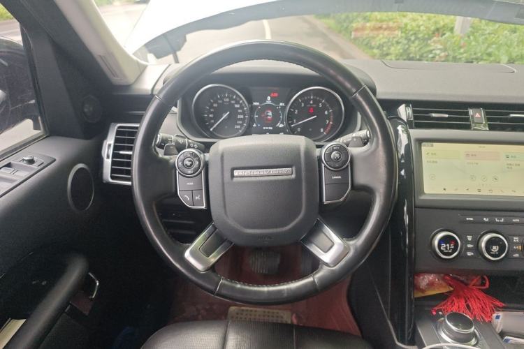 Used Land Rover Discovery 2018 3.0 SC V6 SE Steering Wheel