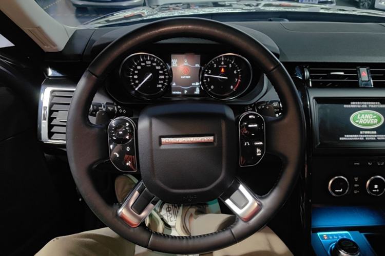 Used Land Rover Discovery 2018 3.0 SC V6 SE Steering Wheel