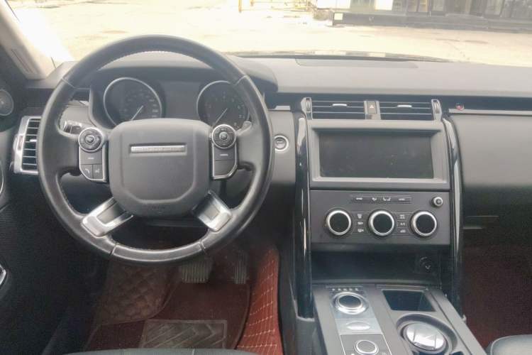 Used Land Rover Discovery 2018 3.0 SC V6 SE Steering Wheel