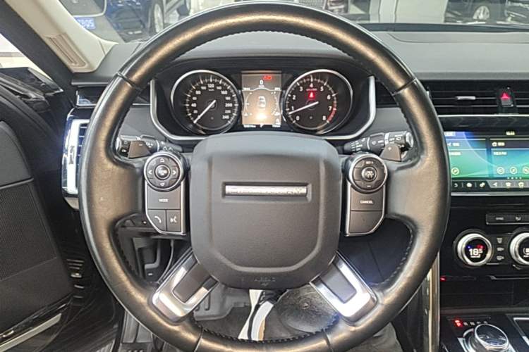 Used Land Rover Discovery 2018 2.0T Special Edition Steering Wheel
