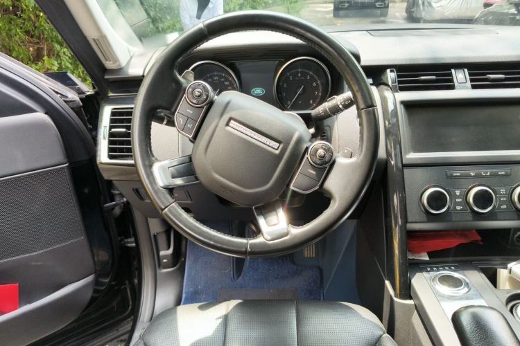 Used Land Rover Discovery 2018 3.0 SC V6 SE Steering Wheel