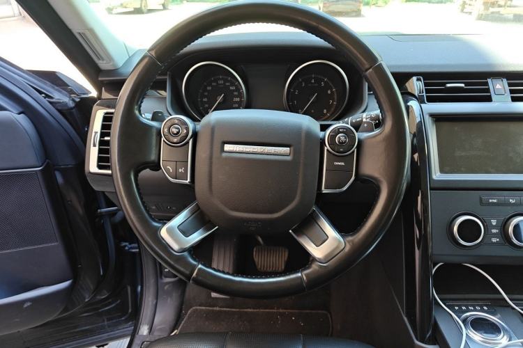 Used Land Rover Discovery 2018 3.0 SC V6 SE Steering Wheel