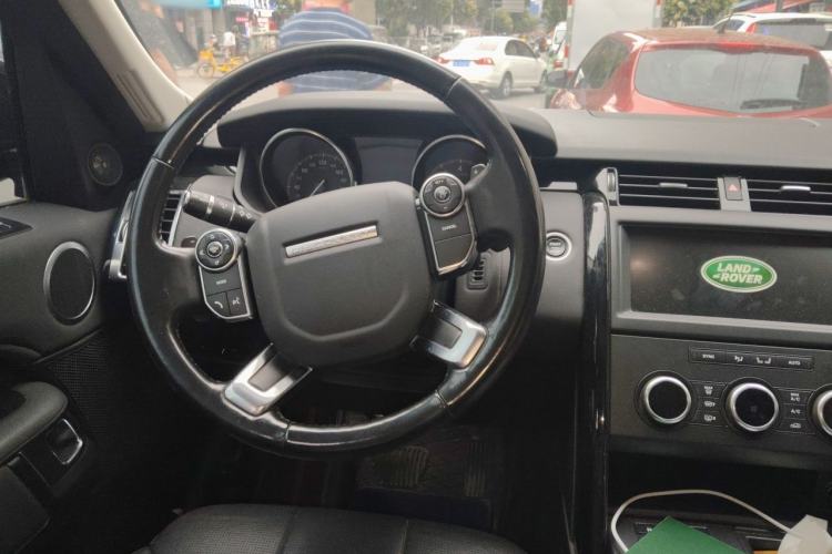 Used Land Rover Discovery 2018 3.0 SC V6 SE Steering Wheel