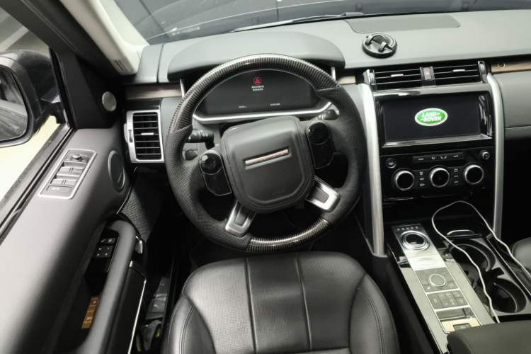 Used Land Rover Discovery 2018 3.0 SC V6 HSE Steering Wheel