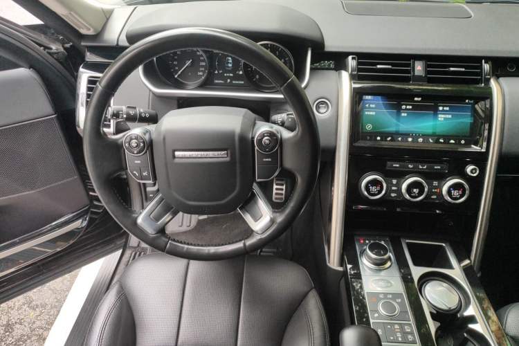 Used Land Rover Discovery 2018 2.0T Special Edition Steering Wheel