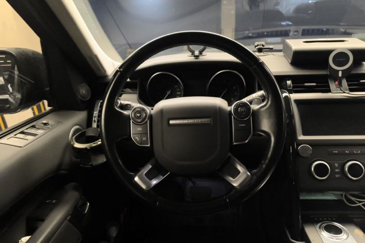 Used Land Rover Discovery 2018 3.0 SC V6 SE Steering Wheel