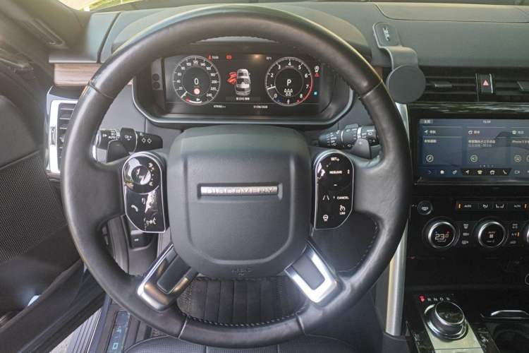 Used Land Rover Discovery 2018 3.0 SC V6 HSE Steering Wheel