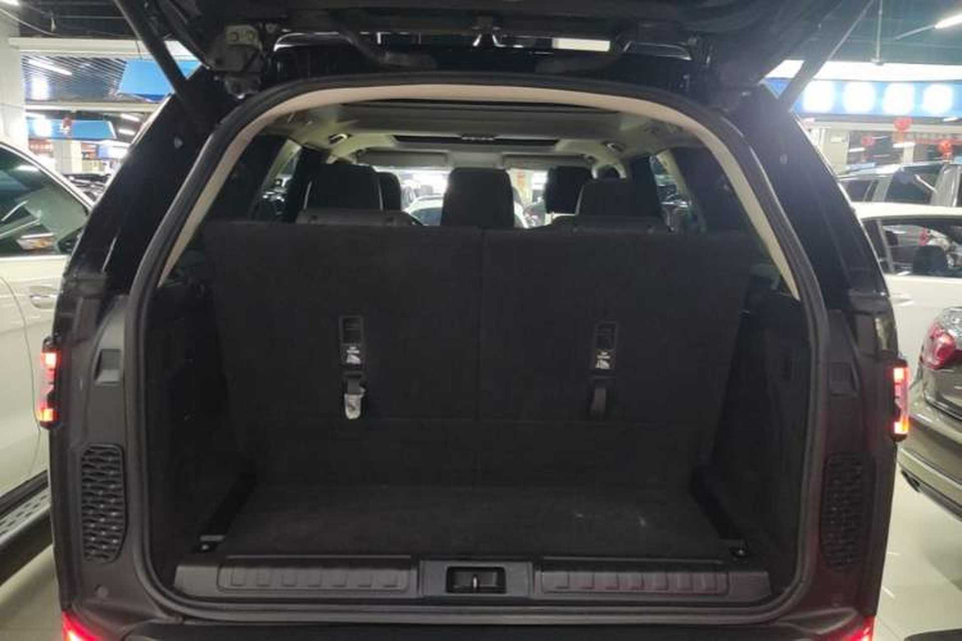 Used Land Rover Discovery 2018 3.0 SC V6 SE Trunk
