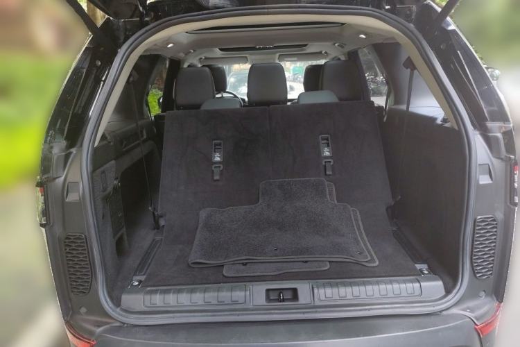 Used Land Rover Discovery 2018 3.0 SC V6 SE Trunk