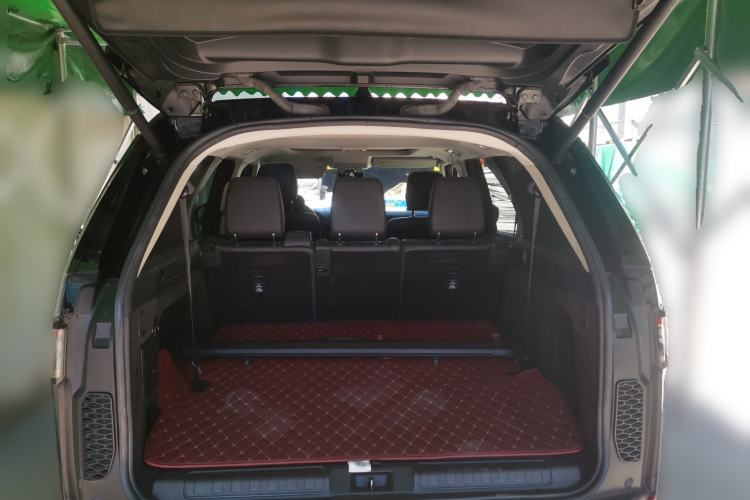 Used Land Rover Discovery 2018 2.0T SE Trunk