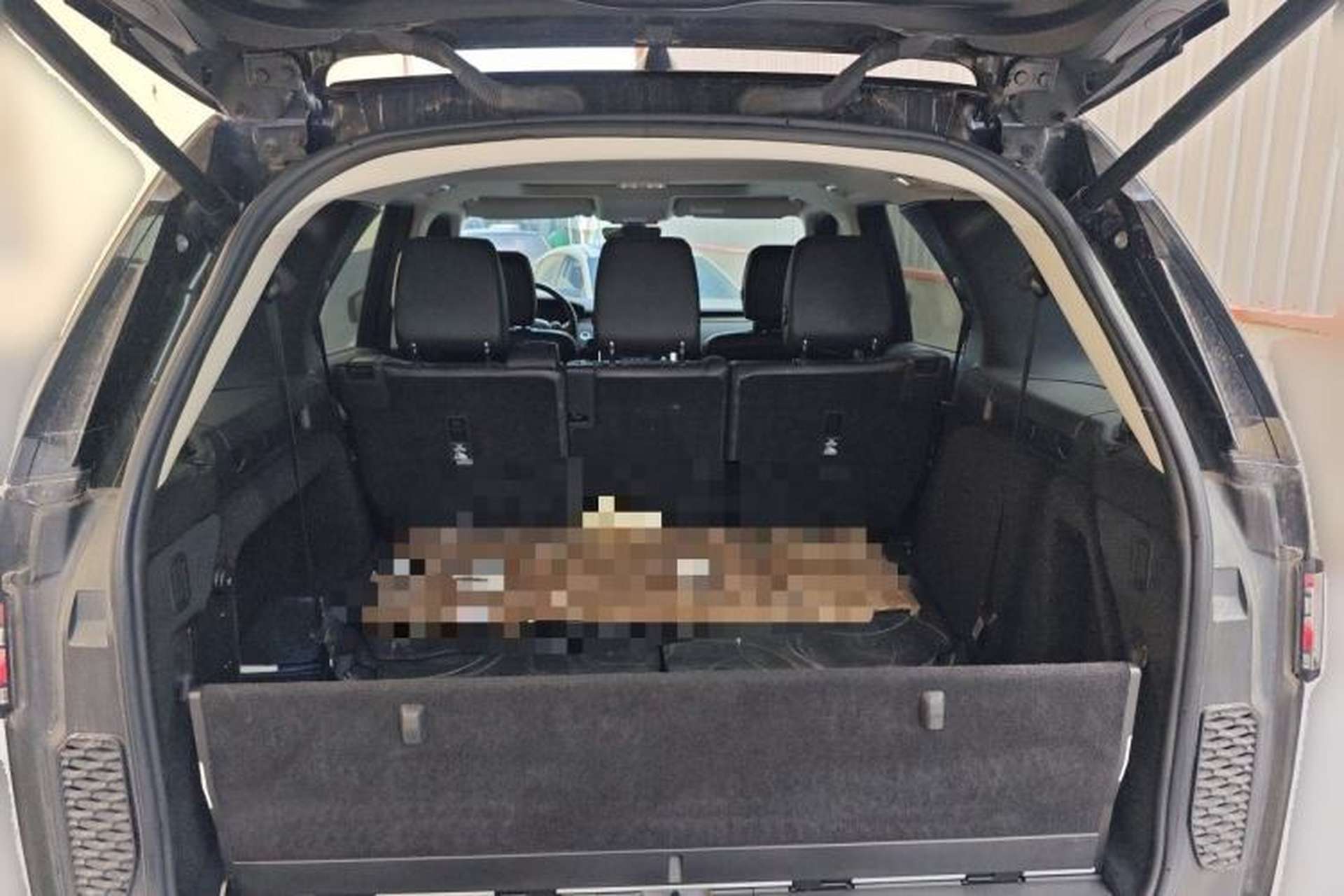 Used Land Rover Discovery 2018 3.0 SC V6 HSE Trunk