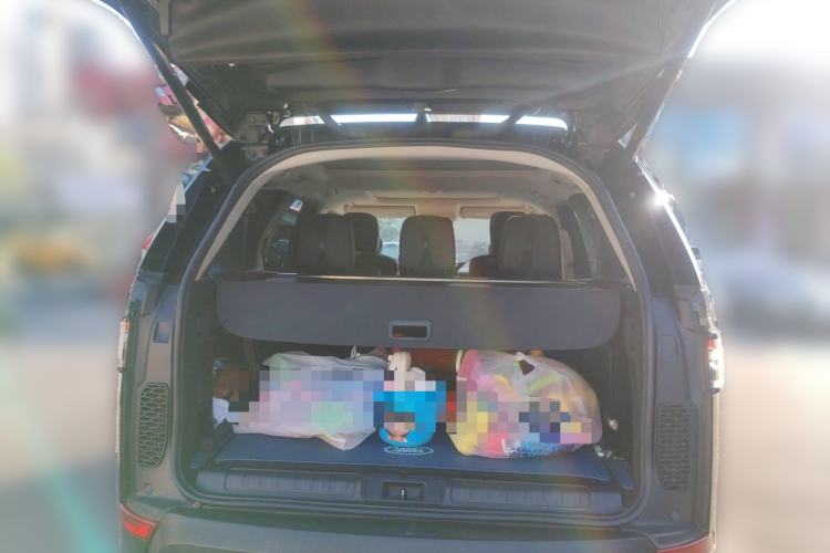 Used Land Rover Discovery 2018 3.0 SC V6 SE Trunk