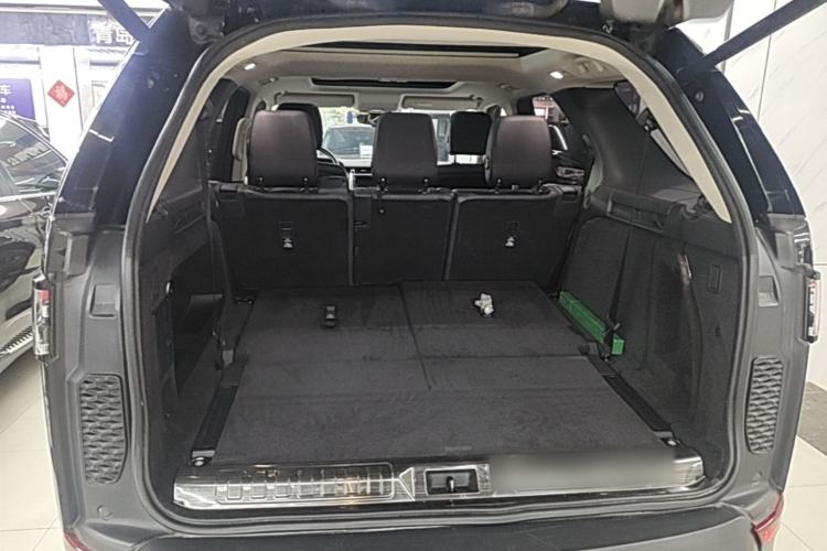 Used Land Rover Discovery 2018 2.0T Special Edition Trunk