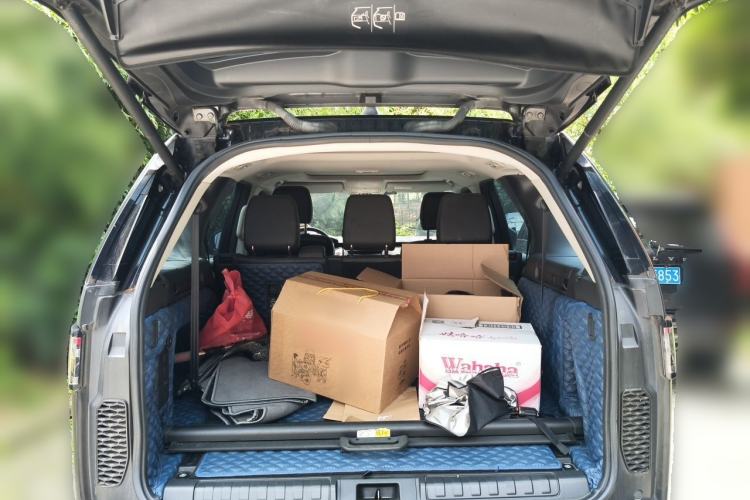 Used Land Rover Discovery 2018 3.0 SC V6 SE Trunk