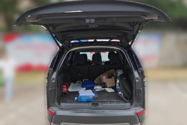 Used Land Rover Discovery 2018 2.0T SE Trunk