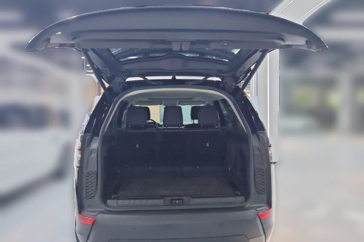 Used Land Rover Discovery 2018 2.0T SE Trunk
