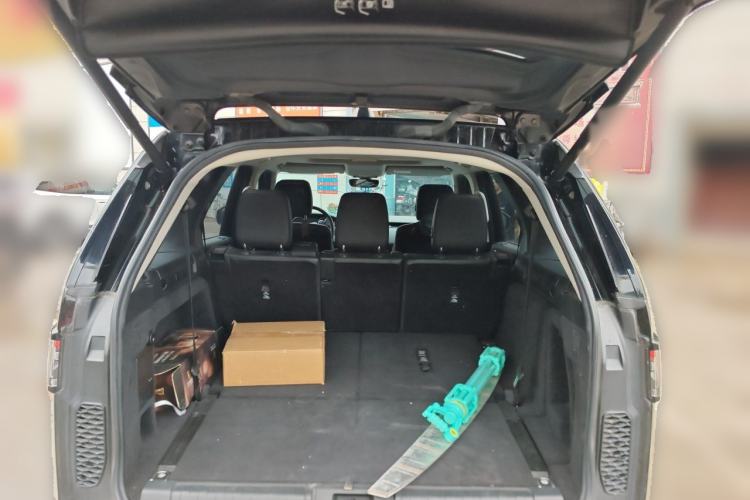 Used Land Rover Discovery 2018 2.0T SE Trunk