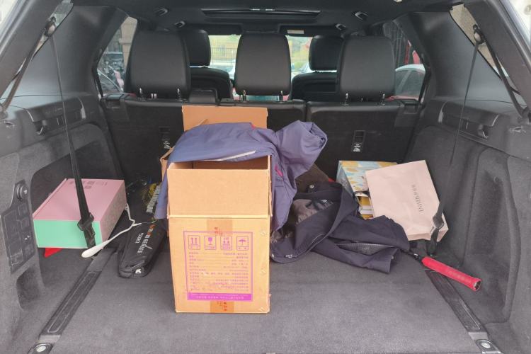 Used Land Rover Discovery 2018 2.0T SE Trunk