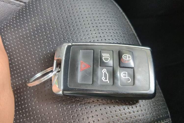 Used Land Rover Discovery 2018 2.0T SE Vehicle Key
