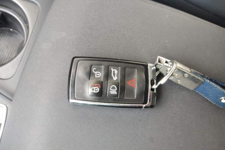Used Land Rover Discovery 2018 2.0T SE Vehicle Key