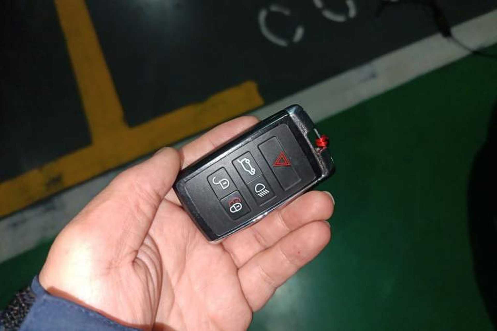 Used Land Rover Discovery 2018 3.0 SC V6 HSE Vehicle Key