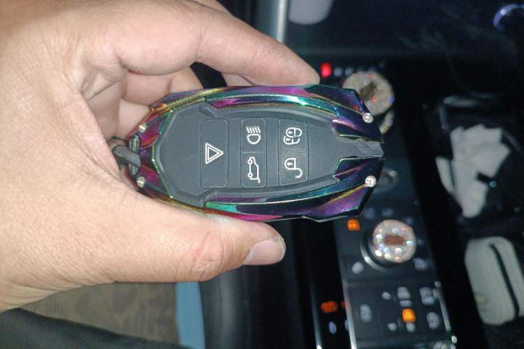 Used Land Rover Discovery 2018 3.0 SC V6 HSE Vehicle Key