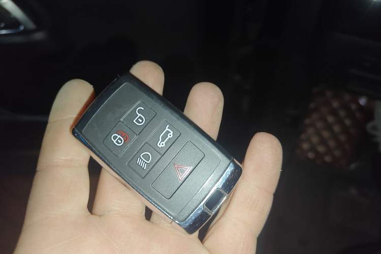 Used Land Rover Discovery 2018 2.0T SE Vehicle Key