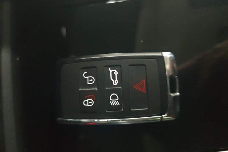 Used Land Rover Discovery 2018 3.0 SC V6 HSE Vehicle Key