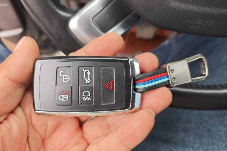Used Land Rover Discovery 2018 2.0T SE Vehicle Key