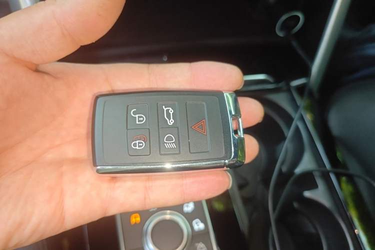 Used Land Rover Discovery 2018 3.0 SC V6 HSE Vehicle Key