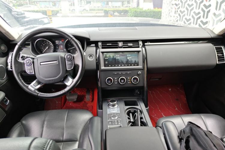 Used Land Rover Discovery 2018 3.0 SC V6 SE Center Console
