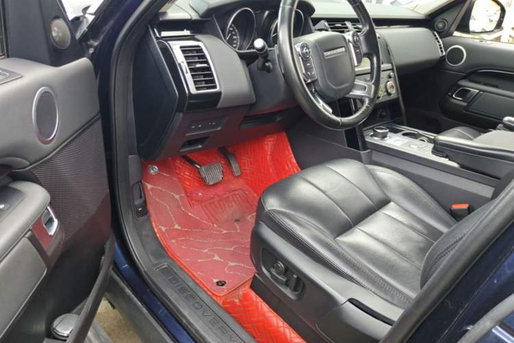 Used Land Rover Discovery 2018 3.0 SC V6 SE Driver Seat